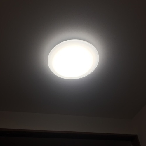 半年ぐらい使用してとても良いLEDです。