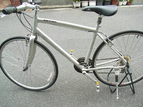 無料配達地域あり、スぺシャライズドのシラス、整備したクロスバイクを自転車出張修理店グッドサイクルが出品