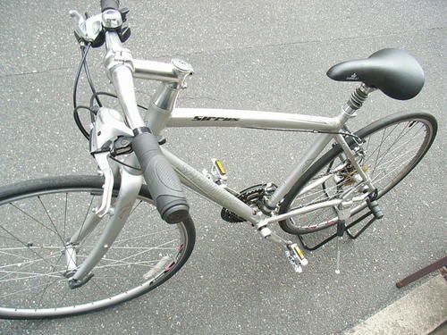 無料配達地域あり、スぺシャライズドのシラス、整備したクロスバイクを自転車出張修理店グッドサイクルが出品