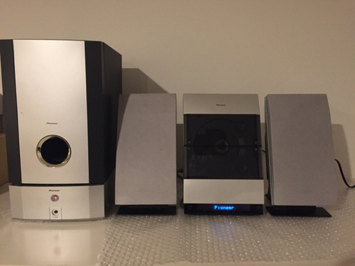 ハローキティPioneer生誕40周年記念モデル　パイオニア　スピーカー新品 ハローキティPioneer生誕40周年記念 パイオニア スピーカー新品