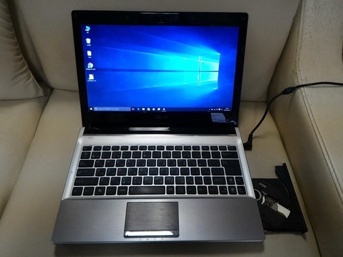 (お取引中)高性能Core-i3搭載 Windows10ノートPC Core-i3/ﾒﾓﾘ3GB/HDD500GB/DVD-RW/無線LAN/Libre Office [ASUS U30SD]