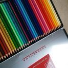 水溶性色鉛筆40色(ほぼ未使用)とスケッチブック
