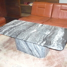 大理石の応接テーブル