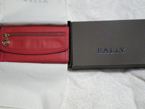 BALLYの財布　赤　新品です。　革です。