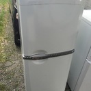 MITSUBISHI冷蔵庫、136L 2004年製。金沢市内なら...