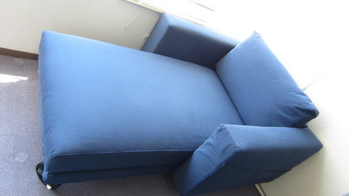 タイトル：IKEAの寝椅子　　※ほぼ新品