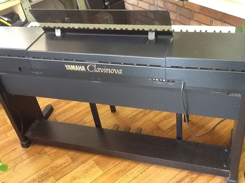 商談中。YAMAHA CLP-560 クラビノーバ  電子ピアノ 完動中古品