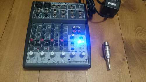 美品 BEHRINGER XENYX 802 ミキサー ACアダプター付