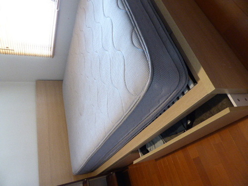 IKEA　MALMダブルベッド　ニトリN Sleepマットレス付き（値段交渉受け付けます）