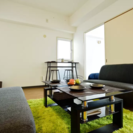 ソファとテーブルとラグのセットを半額で売ります。