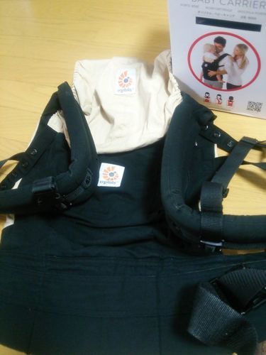 送料無料☆値下げ☆エルゴ ベビーキャリア 新ロゴ 黒 正規品 検印 ブラック 箱説明書あり オマケ 肩カバーつき