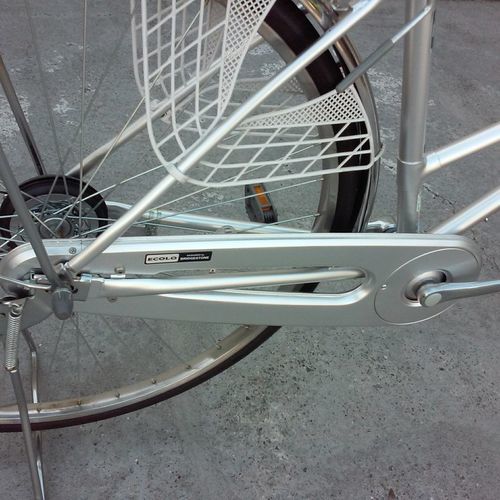 D842 ☆限定特価☆ 中古自転車 【 27インチ 白 ママチャリ LEDオート