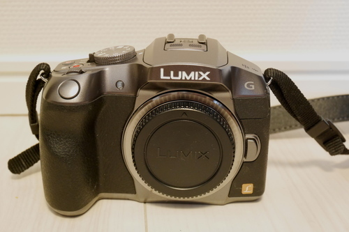 パナソニック ミラーレスカメラ LUMIX G DMC-G6 ボディと純正バッテリー＆充電器のセット
