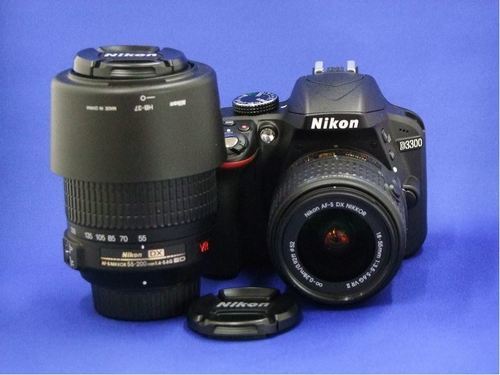 Nikon　D3300ダブルズーム2　中古良品！これからの季節一眼デビューいかがですか？