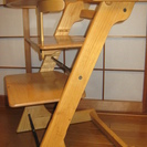 乳幼児のテーブル付き椅子