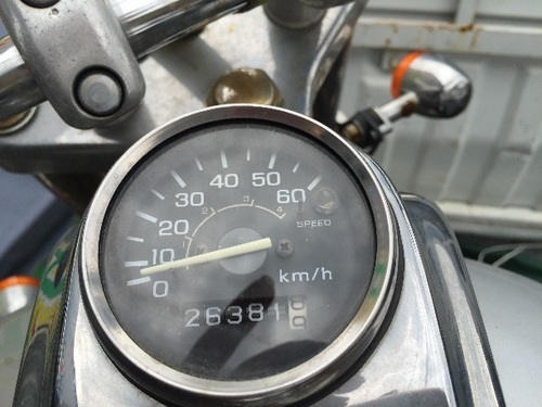 73000円！最近珍しくなった、マグナ50です！セルでプルっとかかります。