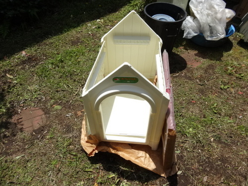 犬小屋　ボブハウスM　外使用　中古　屋根の色はローズ