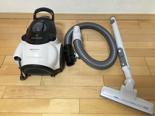【取引終了】美品 シャープ製クリーナー(カラー：ホワイト）