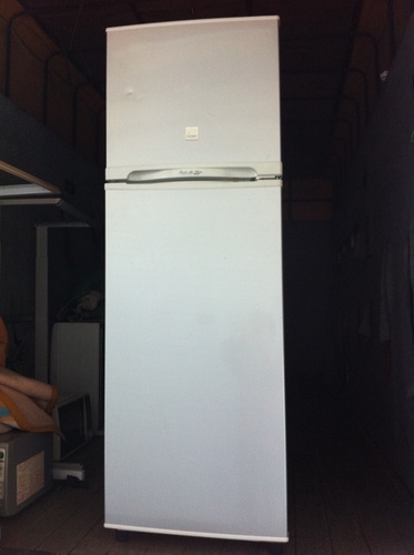 値下げ。短期使用中古冷凍冷蔵庫　DAEW　２ドア　２２５L　「近隣配送1500円より」2006年　55x59x160　シルバーグレー