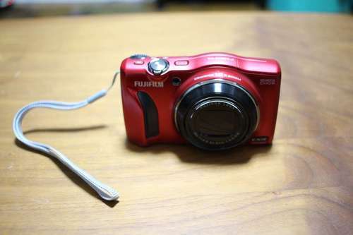 FUJIFILM Finepix F820 EXR　デジタルカメラ