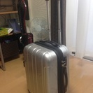 ジッパータイプスーツケース2〜3泊用
