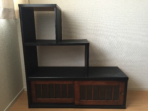 本日までの受付 階段型の本棚 ノン 安芸の収納家具 棚 シェルフ の中古あげます 譲ります ジモティーで不用品の処分