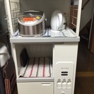 【交渉中】レンジ台のみ(写真に写ってる炊飯器やポットなど付きません)