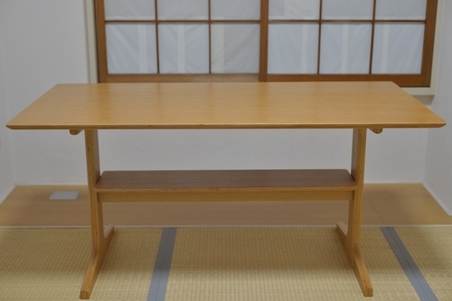 MUJI 無印良品　リビングでもダイニングでもつかえるテーブル　幅１３０×奥行６５×高さ６０ｃｍ