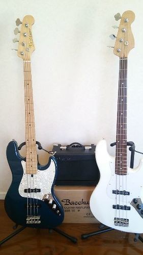 ベース2本とアンプのセット!!