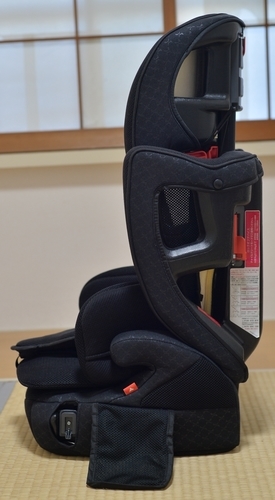 アップリカ エアグルーヴ プラス ストリングブラックbk 軽量ジュニアシート 1歳頃からのロングユース仕様 Songan28 金町のキッズ用品 車用ジュニアシート の中古あげます 譲ります ジモティーで不用品の処分