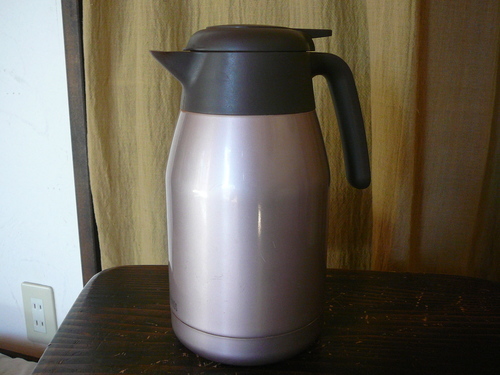 サーモス ステンレスポット 1 5l カカオ 熱いお茶を入れていました まだまだ使えます 貰ってください ドンキホーテ傍 西鉄バス熊西 ゆったん 黒崎の家庭用品 キッチン雑貨 の中古あげます 譲ります ジモティーで不用品の処分
