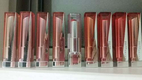 新品 レブロンとメイベリンの口紅合わせて9本セットにしてポッキリ１万円でお譲りします！