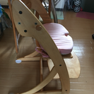 ダイニングベビーチェアー 木製椅子 安心強度の三角形ベース 