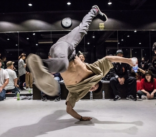 ブレイクダンス パワームーブ初回無料体験 スタジオプラス 茨木市のダンスの生徒募集 教室 スクールの広告掲示板 ジモティー