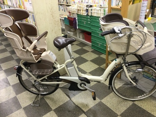 [3065]ブリヂストン アンジェリーノ 　電動アシスト自転車　子供乗せ　3人乗り　内装3段変速　22インチ　純正リヤチャイルドシート　アルミフレーム　リチウムイオン7.6Ah　BAA自転車安全基準適合　ホワイト
