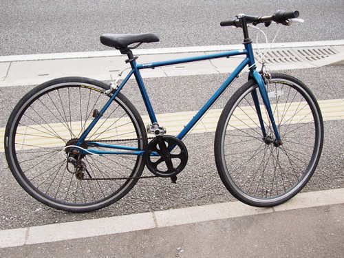 お買い上げ有難うございましたクロスバイク　ジャンク　自転車　700　28ｃ　6速　青