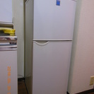 ≪取引中≫2ドア冷蔵庫　シャープ　SJー１４FT　１４０Ｌ　2003年