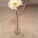 造花  ガーベラ 花瓶付き