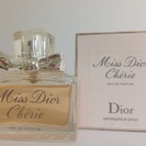 香水Miss Dior Cherie