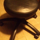 （終了）【無料で差し上げます】　黒い丸椅子