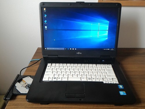 高性能i5搭載Windows10 i5/ﾒﾓﾘ3G/HDD160G/DVD-ROM/無線LAN/Libre Office [富士通 Lifebook A550/B]