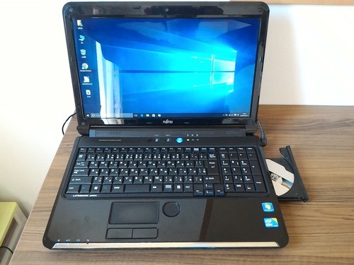 （お取引中）高性能i3搭載Windows10 i3/ﾒﾓﾘ4G/HDD160G/DVD-RW/Libre Office [富士通 FMV LIFEBOOK AH53/C]