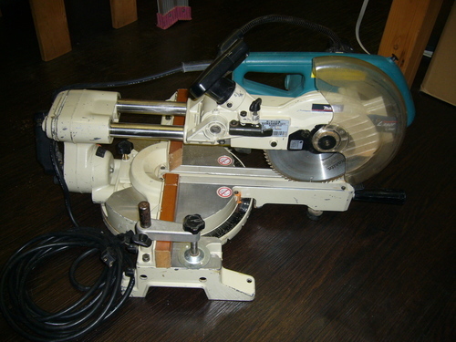 マキタ　makita　１９０ｍｍ　卓上スライドマルノコ　LS0713FL