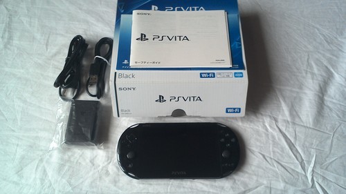 美品　PS VITA PCH-2000 ブラック