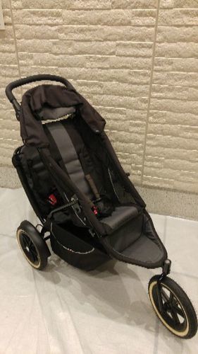 phil\u0026teds  二人乗りベビーカーです。