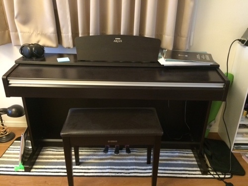 鍵盤楽器、ピアノ Yamaha Arius YDP 141