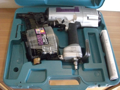 【価格交渉受付中！】　定価１４万の現行品！メンテ済 マキタ エア釘打機 AN901 完動品　【日曜まで】