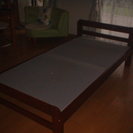 組み立て式　木製シングルベッド（布団仕様）