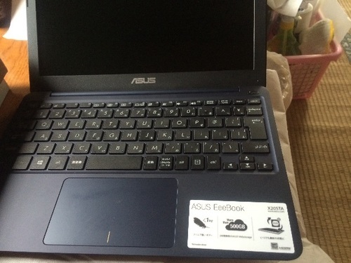 中古美品 ASUS X205T