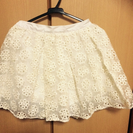 白花柄スカート